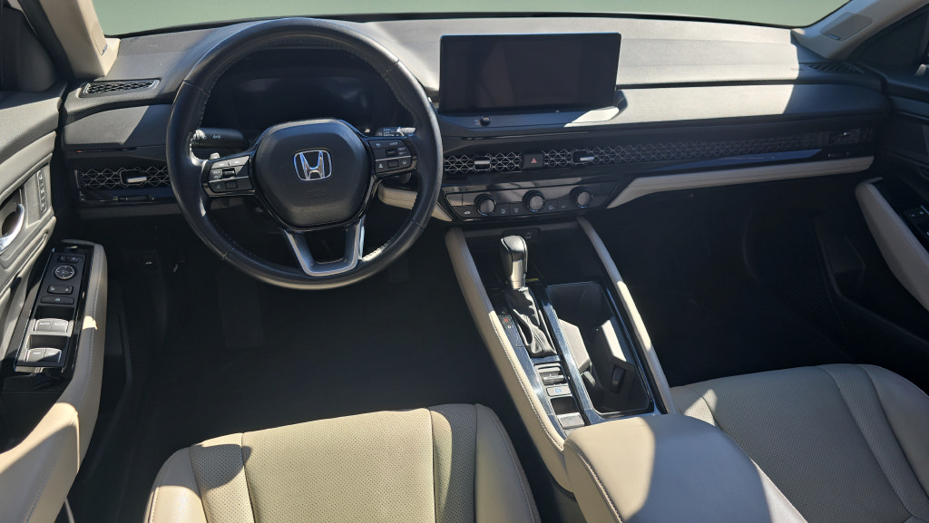 Used 2024 Honda Accord Touring image 14