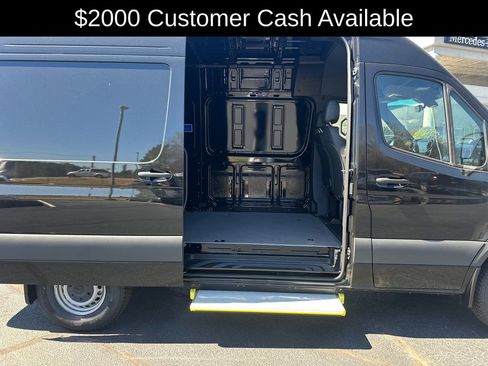 Used 2025 Mercedes-Benz Sprinter 2500 image 17