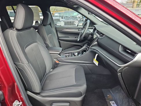 New 2026 Jeep Grand Cherokee Laredo image 16