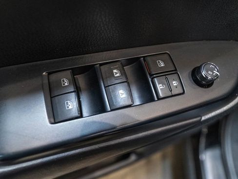 Used 2019 Toyota Highlander XLE AWD/4WD image 20