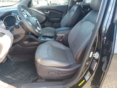 Used 2011 Hyundai Tucson Limited FWD image 9