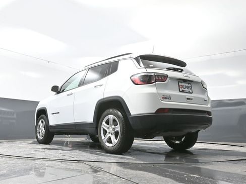 Used 2024 Jeep Compass Latitude image 53