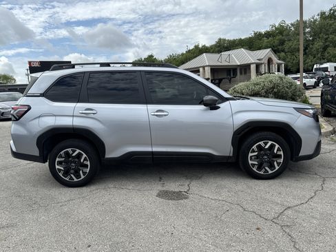 Certified 2025 Subaru Forester Premium w/ Convenience Package #1 AWD/4WD image 2