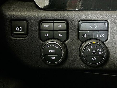 Used 2022 Chevrolet Silverado 1500 RST image 10