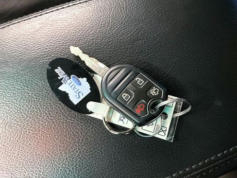 Used 2014 Ford Explorer XLT w/ Equipment Group 202A image 6