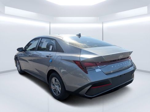 New 2026 Hyundai Elantra SE image 5