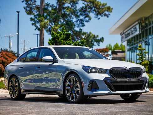 New 2027 BMW 530i xDrive w/ M Sport Package AWD/4WD image 1