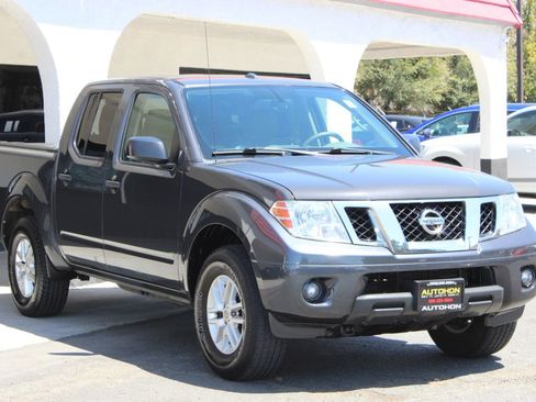 Used 2014 Nissan Frontier SV w/ SV Value Truck Package image 3
