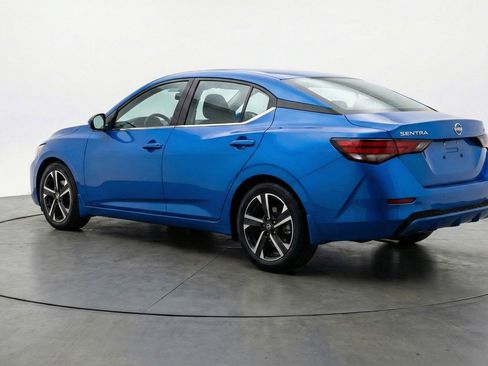 Used 2025 Nissan Sentra SV image 6