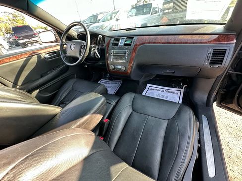 Used 2007 Cadillac DTS Luxury I w/ Sun And Sound Package image 9