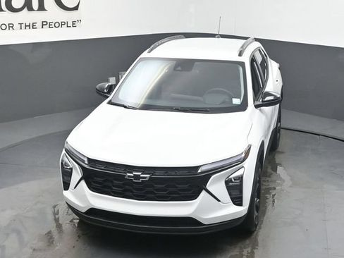 New 2026 Chevrolet Trax LT w/ Driver Confidence Package FWD image 24