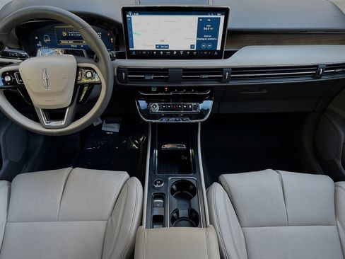 New 2024 Lincoln Corsair Reserve w/ Equipment Group 202A image 11