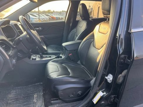Used 2019 Jeep Cherokee Limited AWD/4WD image 11