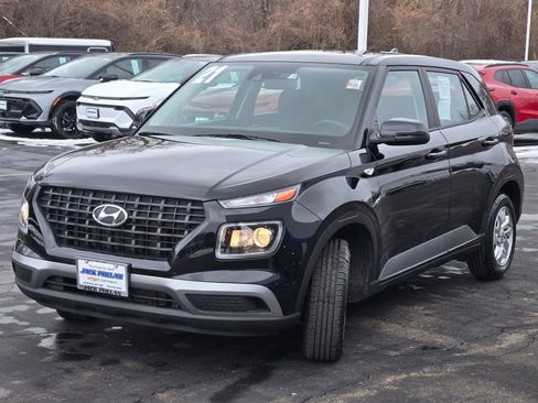 Used 2021 Hyundai Venue SE image 4