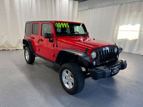 Used 2018 Jeep Wrangler Unlimited Sport S AWD/4WD image 3