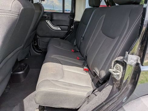 Used 2015 Jeep Wrangler Unlimited Rubicon w/ Dual Top Group AWD/4WD image 28