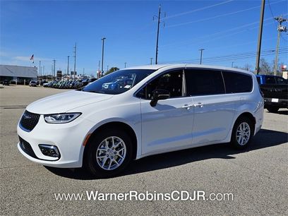 New 2026 Chrysler Pacifica Select