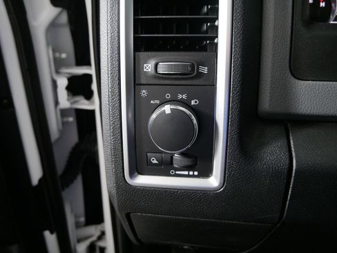 Used 2017 RAM 1500 Classic SLT w/ Luxury Group AWD/4WD image 26