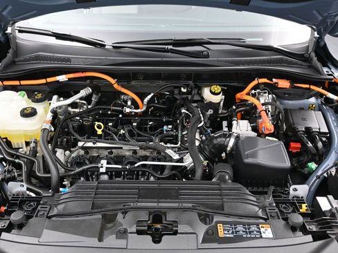 Certified 2025 Ford Escape SE w/ Class II Trailer Tow Package image 26