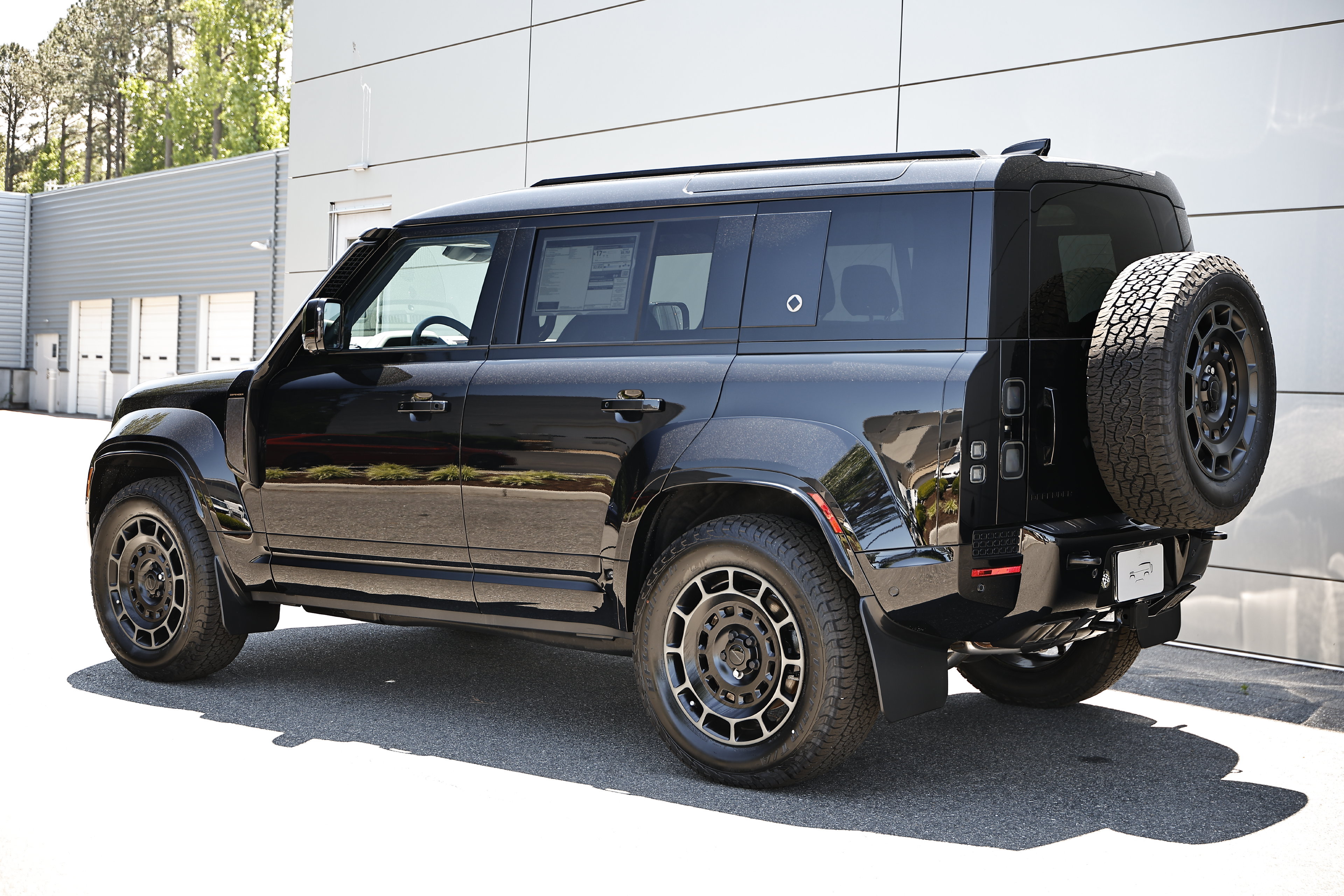 New 2026 Land Rover Defender 110 OCTA AWD/4WD image 9