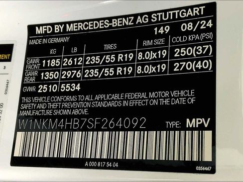 Used 2025 Mercedes-Benz GLC 300 4MATIC image 13