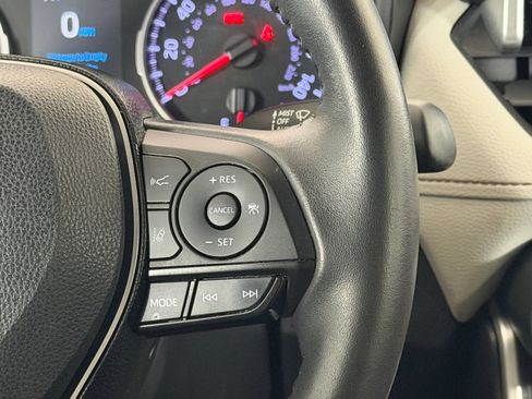 Used 2019 Toyota RAV4 XLE Premium w/ Advanced Technology Package FWD image 17