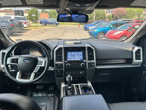 Used 2017 Ford F150 Lariat w/ Equipment Group 502A Luxury AWD/4WD image 19