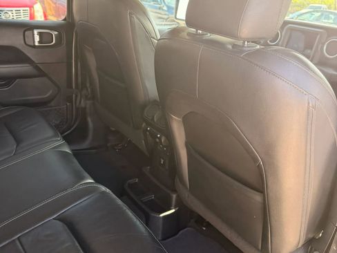 Used 2018 Jeep Wrangler Unlimited Sahara AWD/4WD image 20