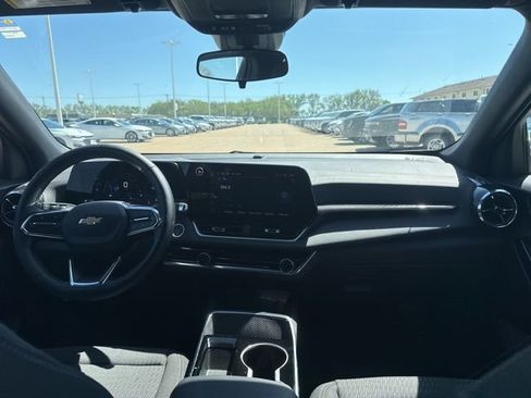 Used 2025 Chevrolet Equinox LT image 22