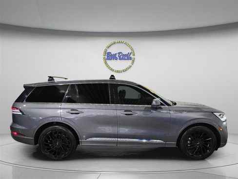 Used 2021 Lincoln Aviator Reserve w/ Equipment Group 210A AWD/4WD image 4