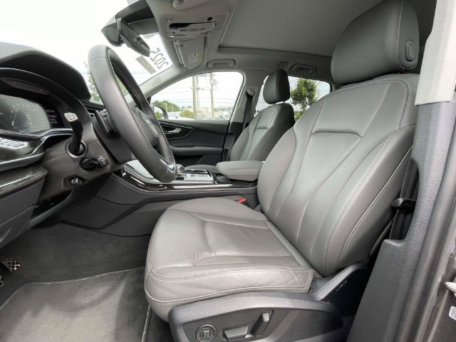 Certified 2025 Audi Q7 3.0T Premium Plus AWD/4WD image 17