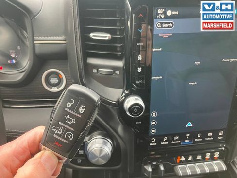 Used 2024 RAM 1500 Limited AWD/4WD image 4