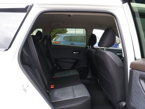 Used 2023 Nissan Rogue SV image 7