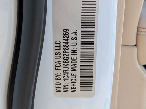 Used 2023 Jeep Grand Cherokee L Limited image 34