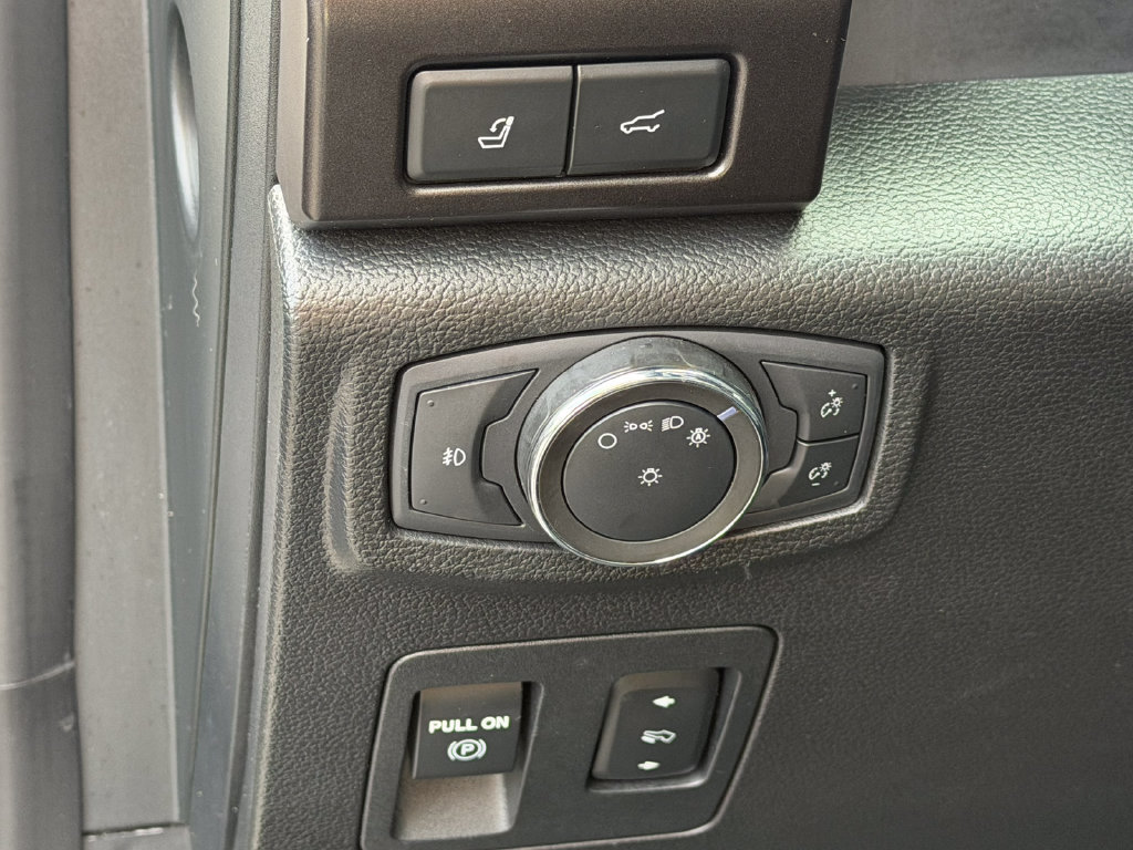 Used 2020 Ford Expedition Limited w/ Equipment Group 301A AWD/4WD image 38