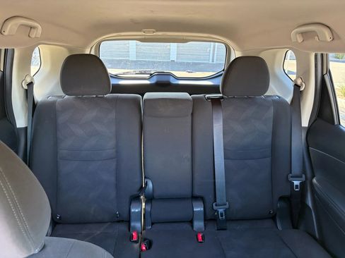 Used 2016 Nissan Rogue SV image 13