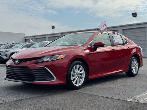 Used 2024 Toyota Camry LE image 6