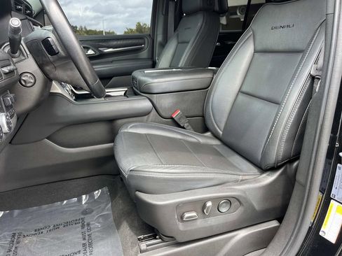 Used 2022 GMC Yukon Denali w/ Denali Ultimate Package AWD/4WD image 24