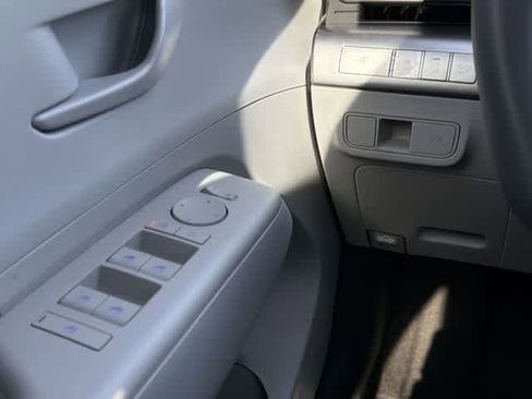 New 2026 Hyundai Kona SE image 14