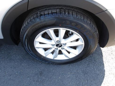 Used 2019 Kia Sorento AWD V6 image 25