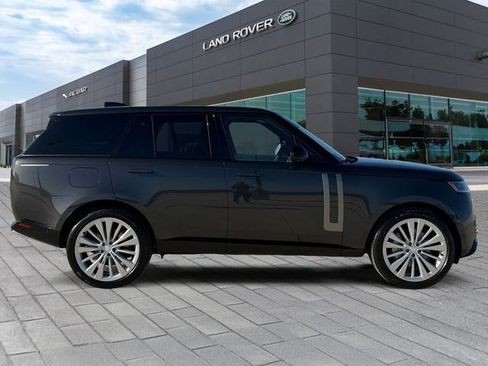 Used 2025 Land Rover Range Rover SE AWD/4WD image 6