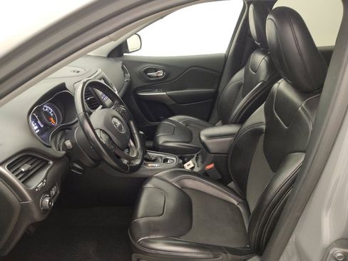 Used 2019 Jeep Cherokee Latitude Plus w/ Cold Weather Group image 17