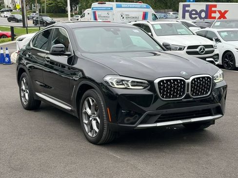 Used 2023 BMW X4 xDrive30i w/ Convenience Package AWD/4WD image 3