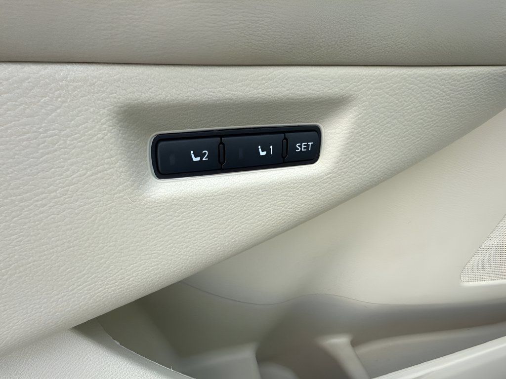 Used 2017 Nissan Murano Platinum w/ Platinum Technology Package FWD image 29