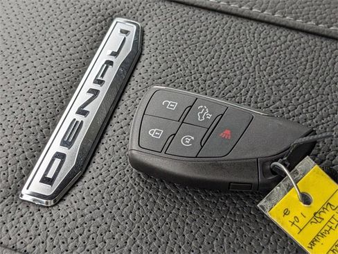 New 2025 GMC Sierra 2500 Denali w/ Denali Reserve Package image 35