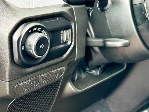 Used 2024 Jeep Wrangler Unlimited Sport AWD/4WD image 10