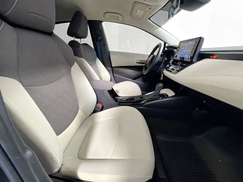 Used 2022 Toyota Corolla LE image 29
