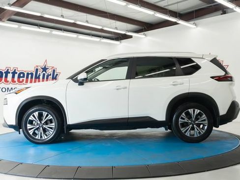 Used 2023 Nissan Rogue SV w/ SV Premium B Package FWD image 23