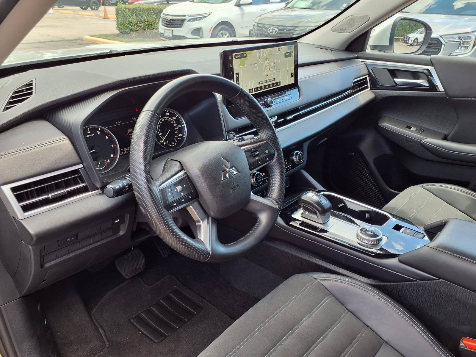 Used 2025 Mitsubishi Outlander SE FWD image 15