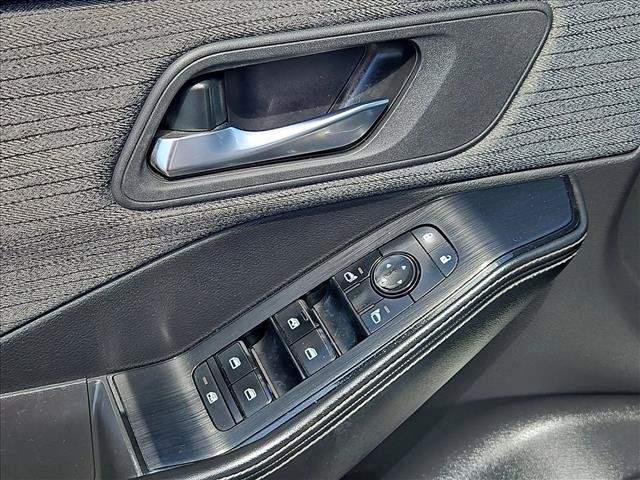 Used 2021 Nissan Rogue SV FWD image 11
